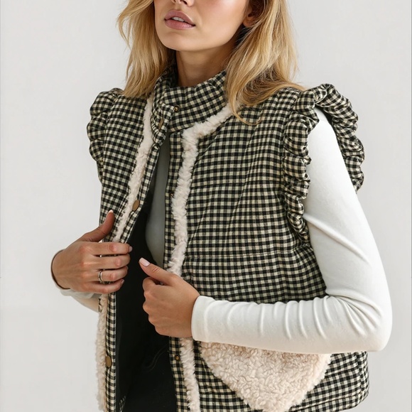 Gingham Pattern Heart Pocket Vest – Modern Preppy Chic | NOIR21 - Picture 2 of 2